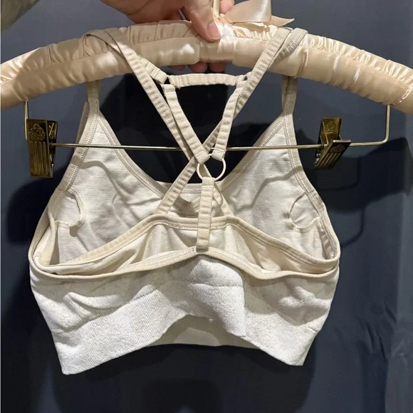 Gymshark Cream Sports Bra with Crisscross Back - Picture 2 of 3